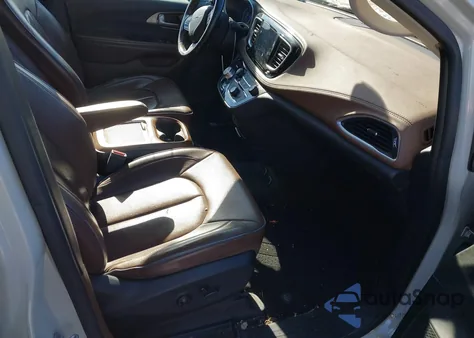 2017 Chrysler Pacifica Limited из США, поврежденный, VIN 2C4RC1GGXHR653198